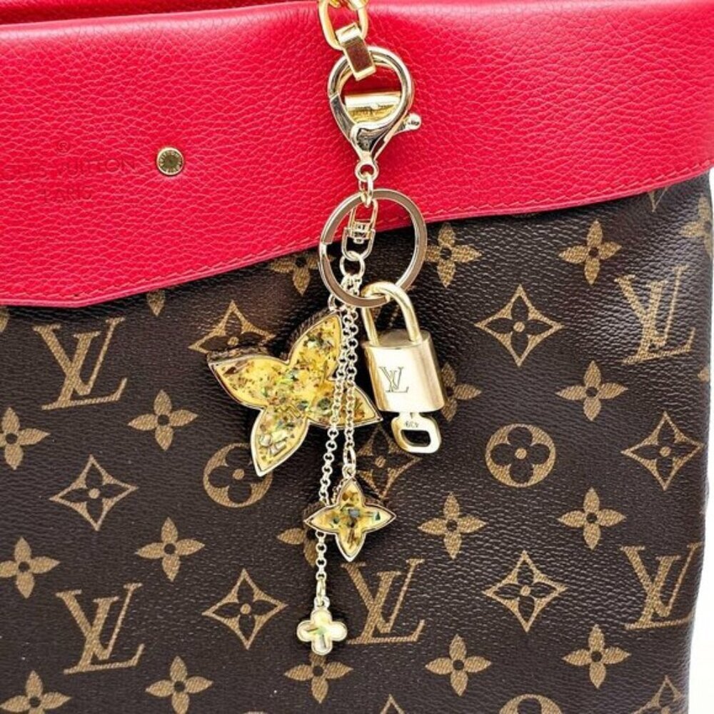 Authentic Louis Vuitton Padlock Gold 🔒 Key Set + Unbranded Keychain Charm